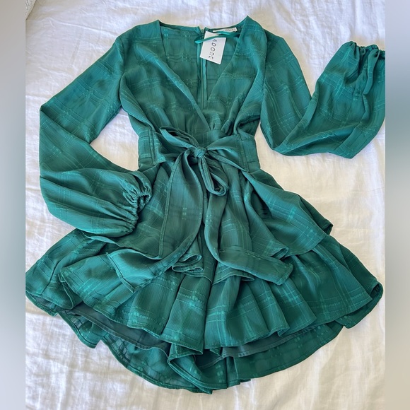 One and only green ruffle romper - Picture 5 of 9